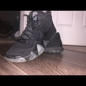 Black Nike basketball shoes size 9.5